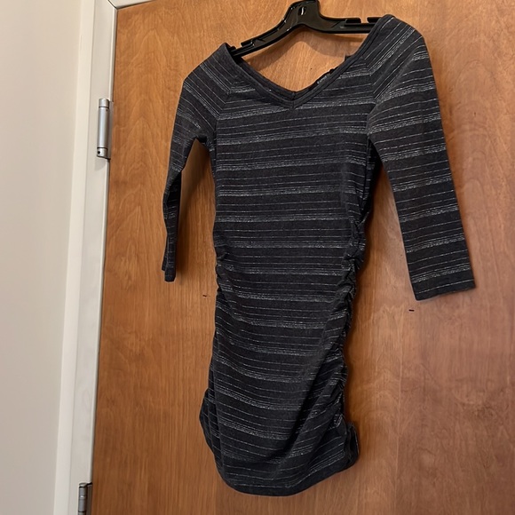 EXPRESS GRAY STRIPED TOP - Picture 4 of 9